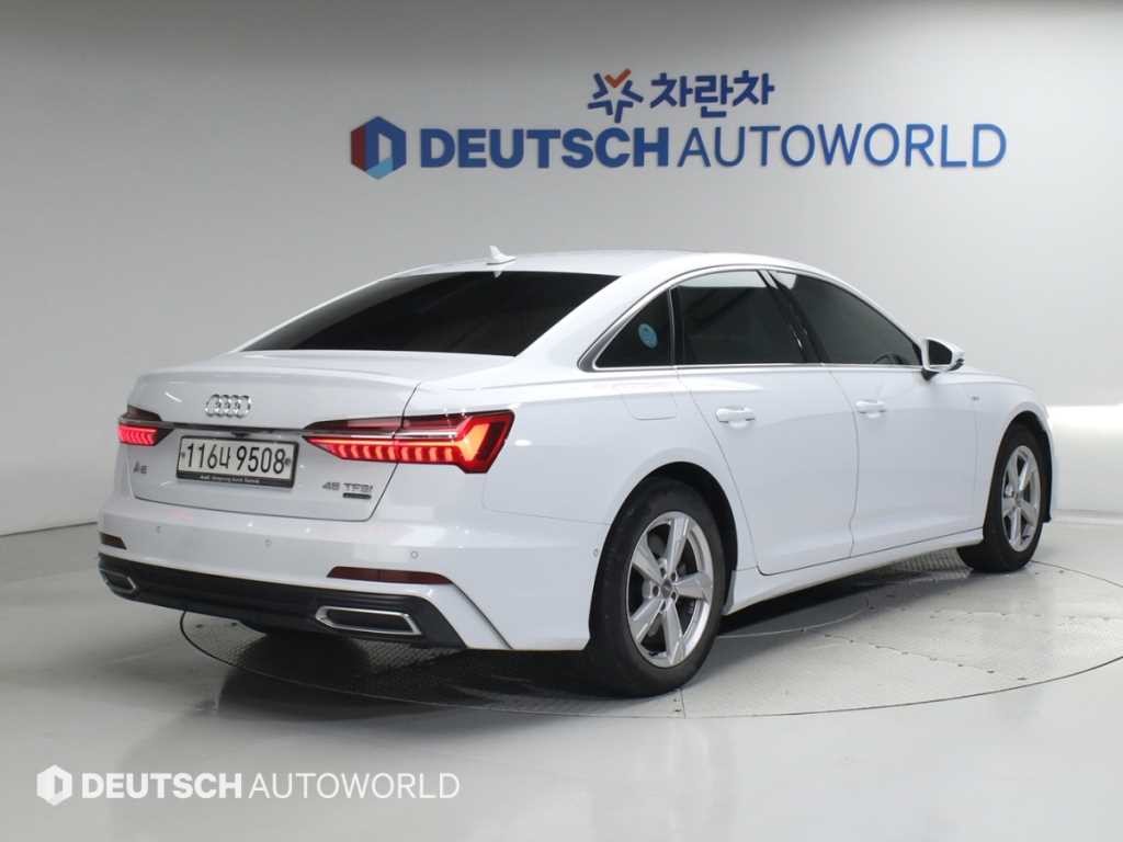 아우디 A6 A6 (C8) 45 TFSI 콰트로 이미지 2