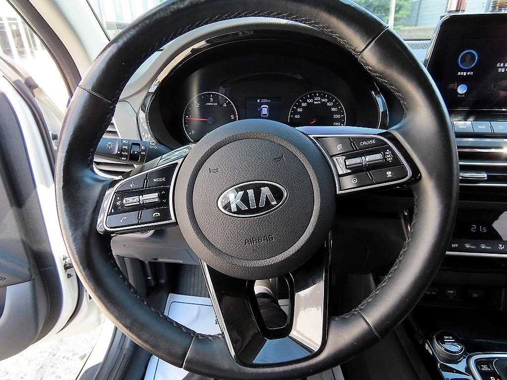 기아 셀토스 디젤 1.6 2WD 노블레스 이미지 8