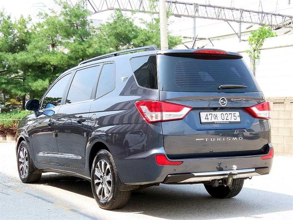 KG모빌리티(쌍용) 코란도 코란도투리스모 4WD TX 9인승 이미지 3