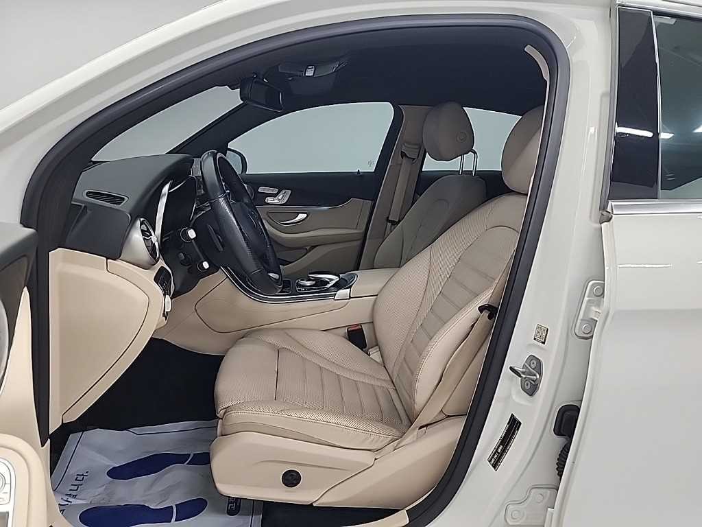 벤츠 GLC 클래스 GLC클래스 X253 GLC 300 4MATIC 쿠페 이미지 10