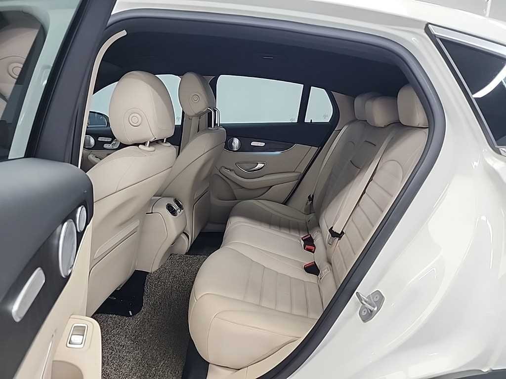 벤츠 GLC 클래스 GLC클래스 X253 GLC 300 4MATIC 쿠페 이미지 11
