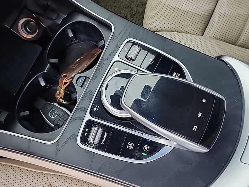 벤츠 GLC 클래스 GLC클래스 X253 GLC 300 4MATIC 쿠페 이미지 17