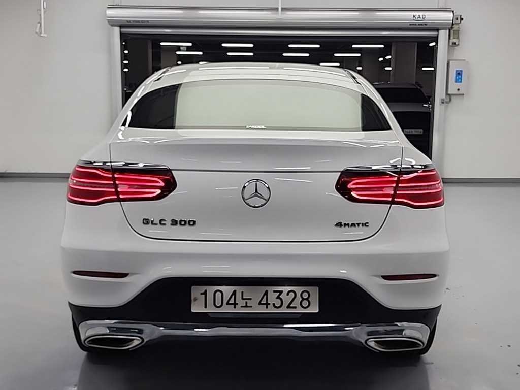 벤츠 GLC 클래스 GLC클래스 X253 GLC 300 4MATIC 쿠페 이미지 2