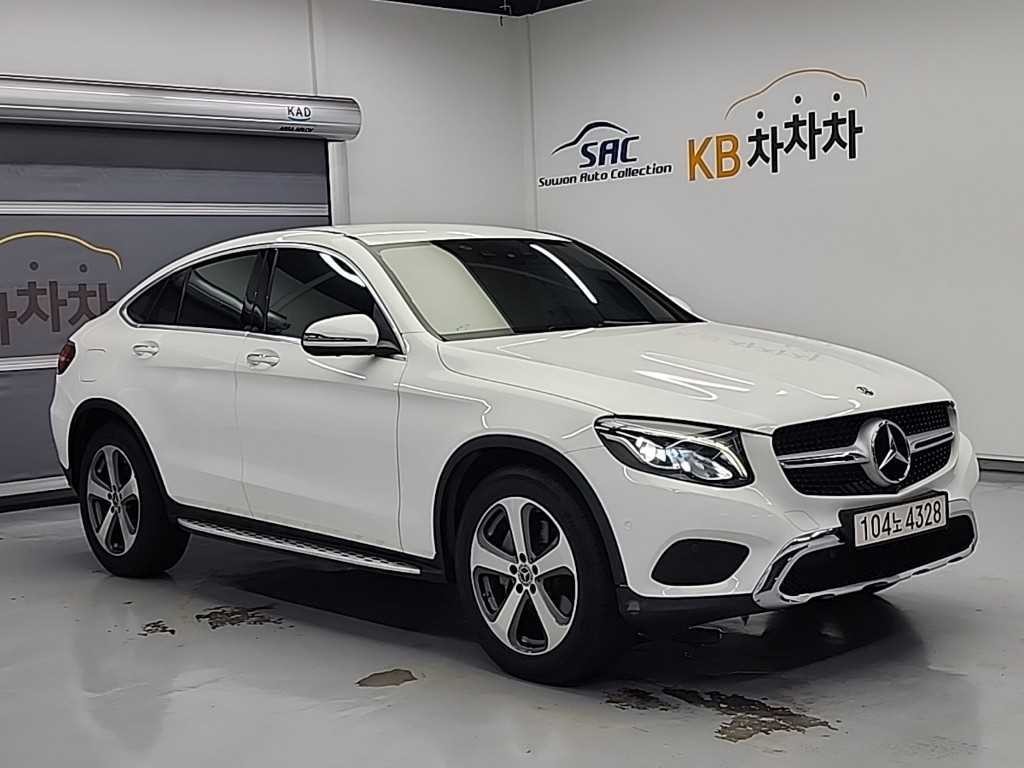 벤츠 GLC 클래스 GLC클래스 X253 GLC 300 4MATIC 쿠페 이미지 3