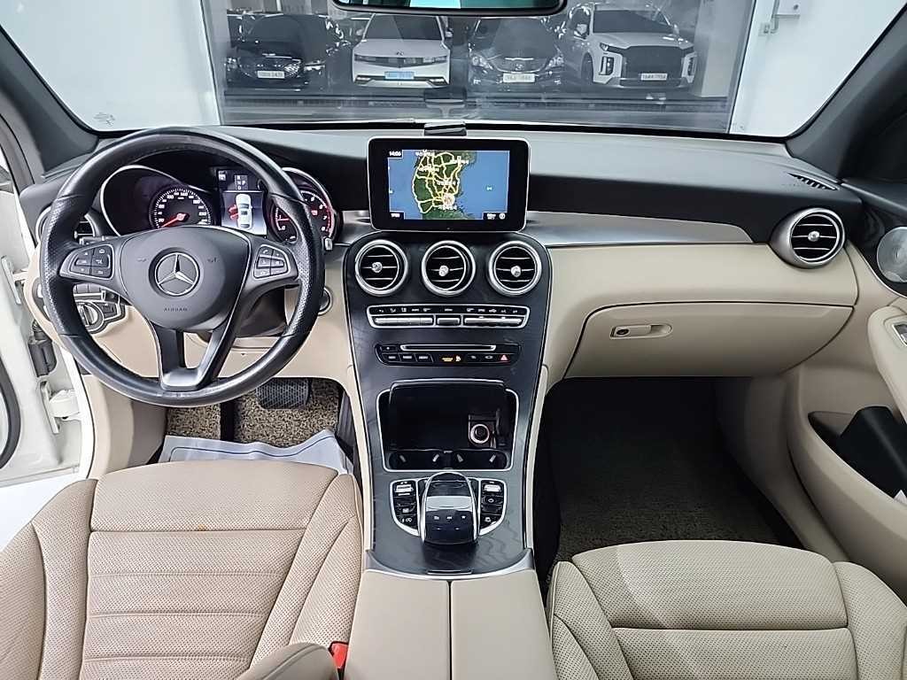 벤츠 GLC 클래스 GLC클래스 X253 GLC 300 4MATIC 쿠페 이미지 6