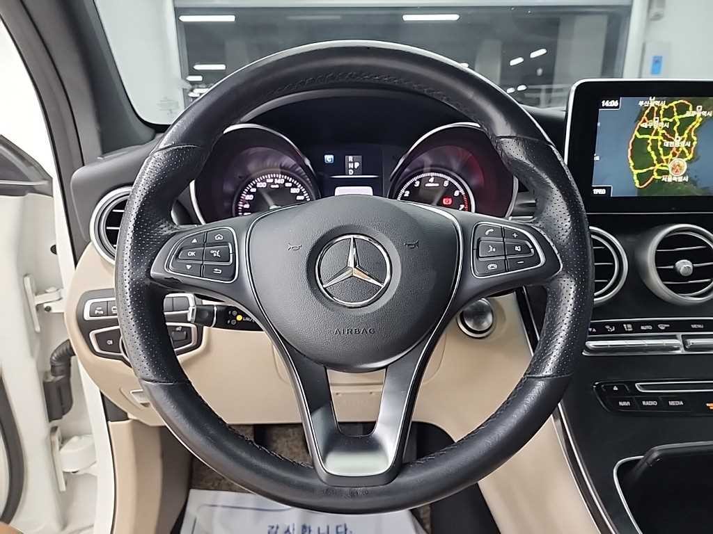 벤츠 GLC 클래스 GLC클래스 X253 GLC 300 4MATIC 쿠페 이미지 8