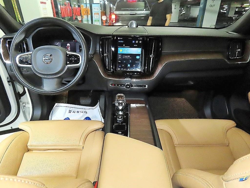 볼보 XC60 XC60(2세대) B6 AWD 인스크립션 이미지 10
