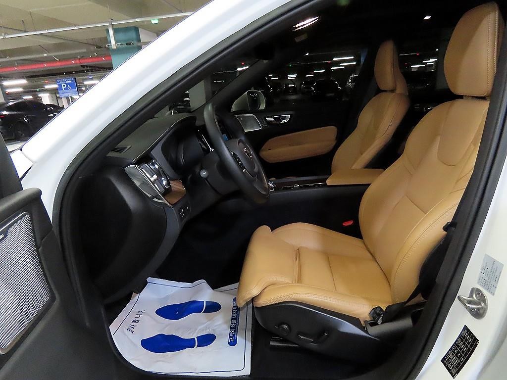 볼보 XC60 XC60(2세대) B6 AWD 인스크립션 이미지 6