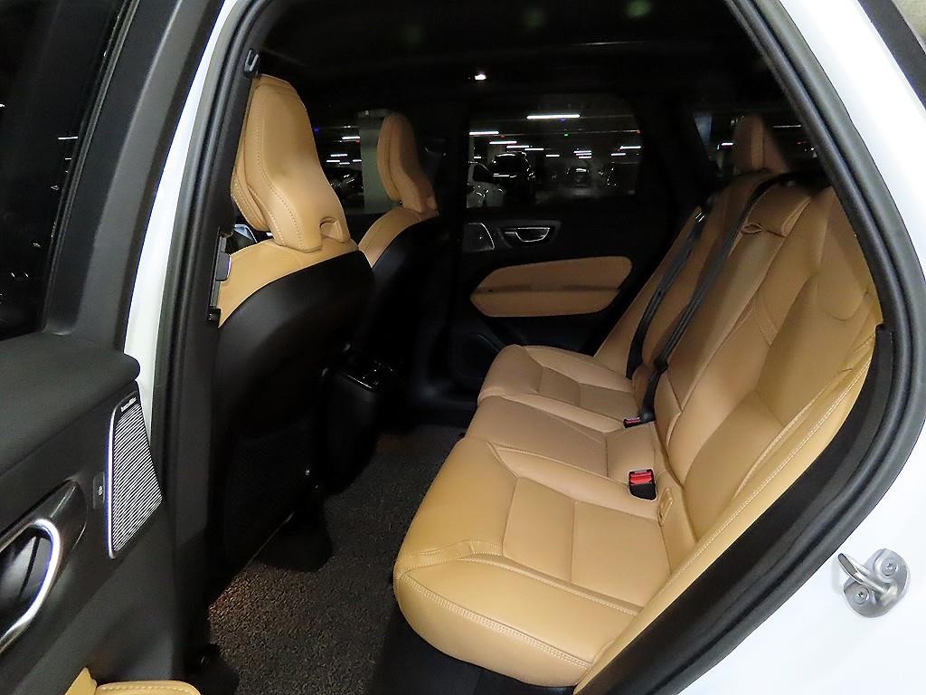 볼보 XC60 XC60(2세대) B6 AWD 인스크립션 이미지 7