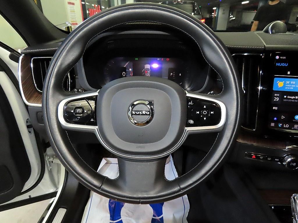 볼보 XC60 XC60(2세대) B6 AWD 인스크립션 이미지 8