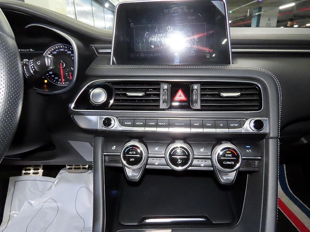 제네시스 G70 2.0T AWD 스포츠 패키지 이미지 11