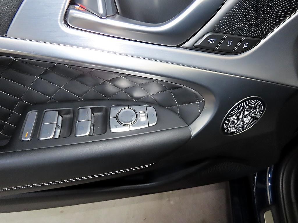 제네시스 G70 2.0T AWD 스포츠 패키지 이미지 13