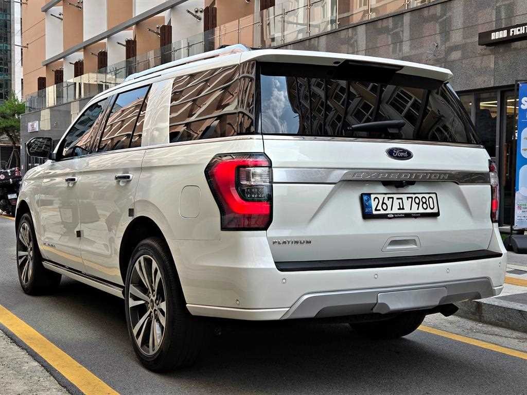포드 익스피디션 3.5 EcoBoost Platinum 이미지 4