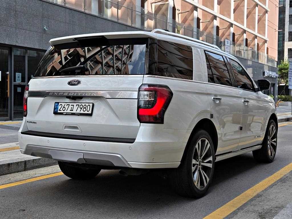 포드 익스피디션 3.5 EcoBoost Platinum 이미지 5