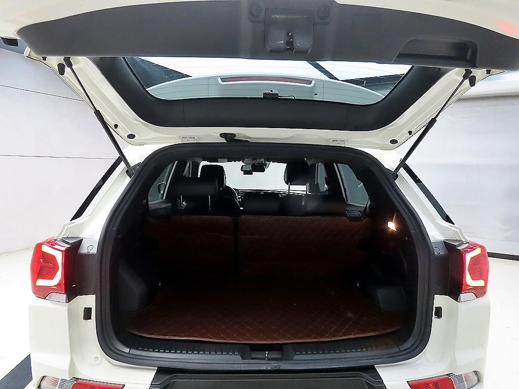 KG모빌리티(쌍용) 코란도 뷰티풀코란도 2WD 디젤 1.6 C5 플러스 이미지 17