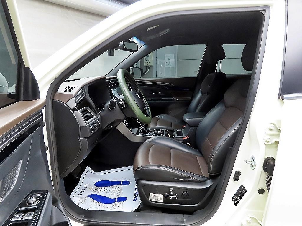 KG모빌리티(쌍용) 코란도 뷰티풀코란도 2WD 디젤 1.6 C5 플러스 이미지 5