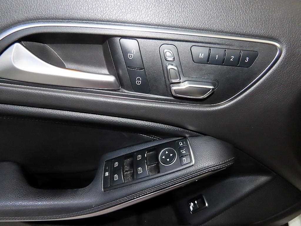 벤츠 GLA 클래스 GLA클래스 X156 GLA220 이미지 14