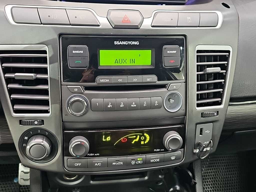 KG모빌리티(쌍용) 코란도 코란도투리스모 4WD TX 플러스 9인승 이미지 10