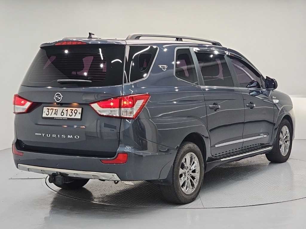 KG모빌리티(쌍용) 코란도 코란도투리스모 4WD TX 플러스 9인승 이미지 4