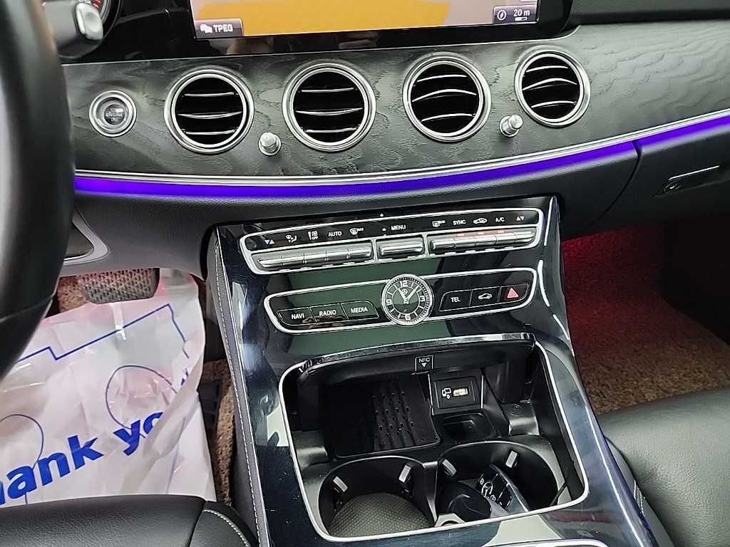 벤츠 E 클래스 E-클래스 W213 E220d 아방가르드 이미지 10