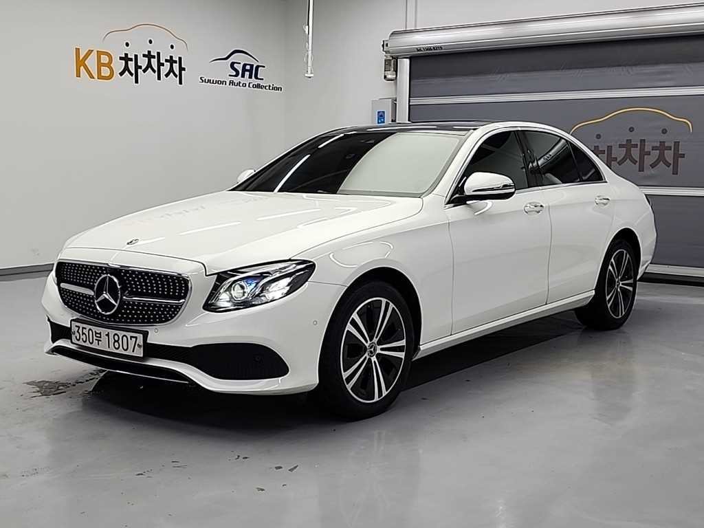 벤츠 E 클래스 E-클래스 W213 E220d 아방가르드 이미지 2