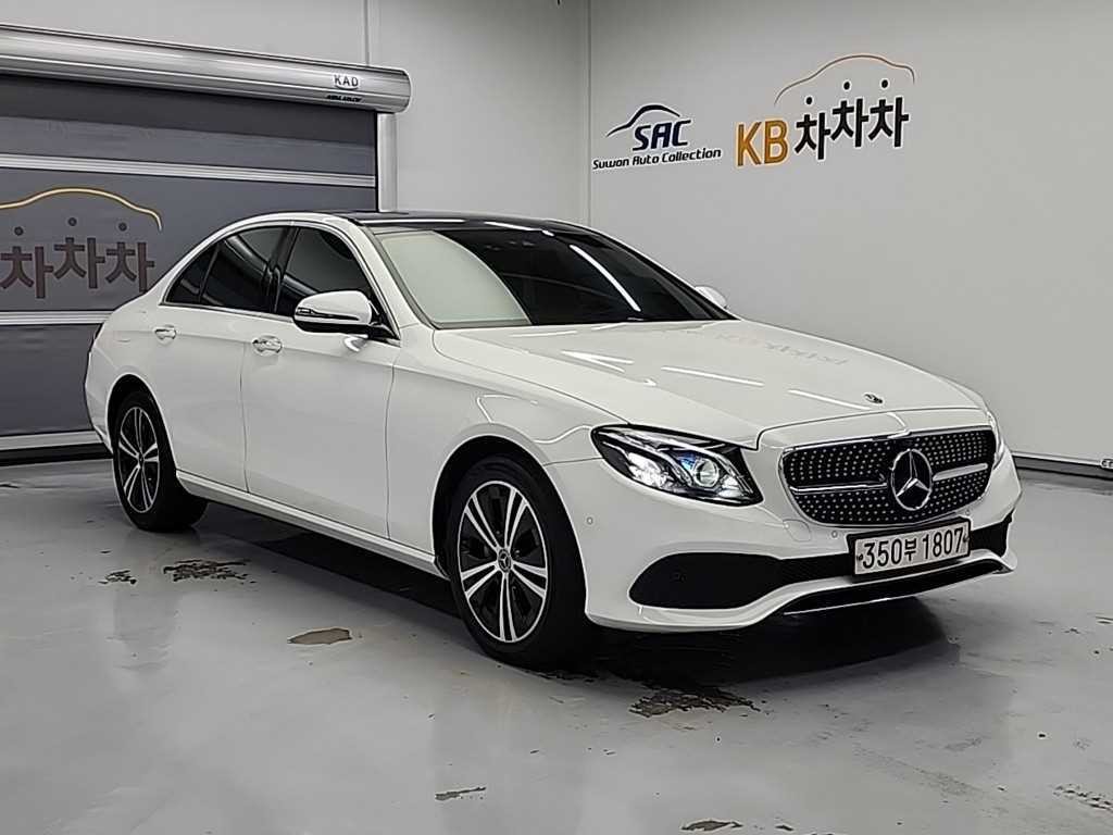 벤츠 E 클래스 E-클래스 W213 E220d 아방가르드 이미지 4