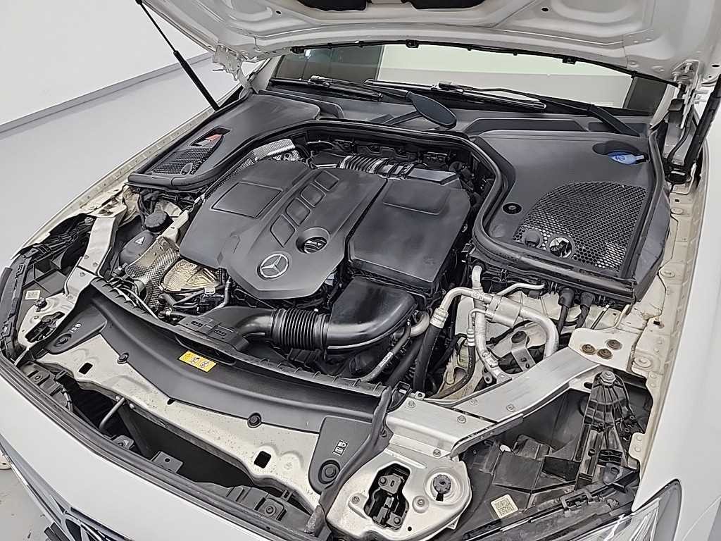 벤츠 E 클래스 E-클래스 W213 E220d 아방가르드 이미지 5