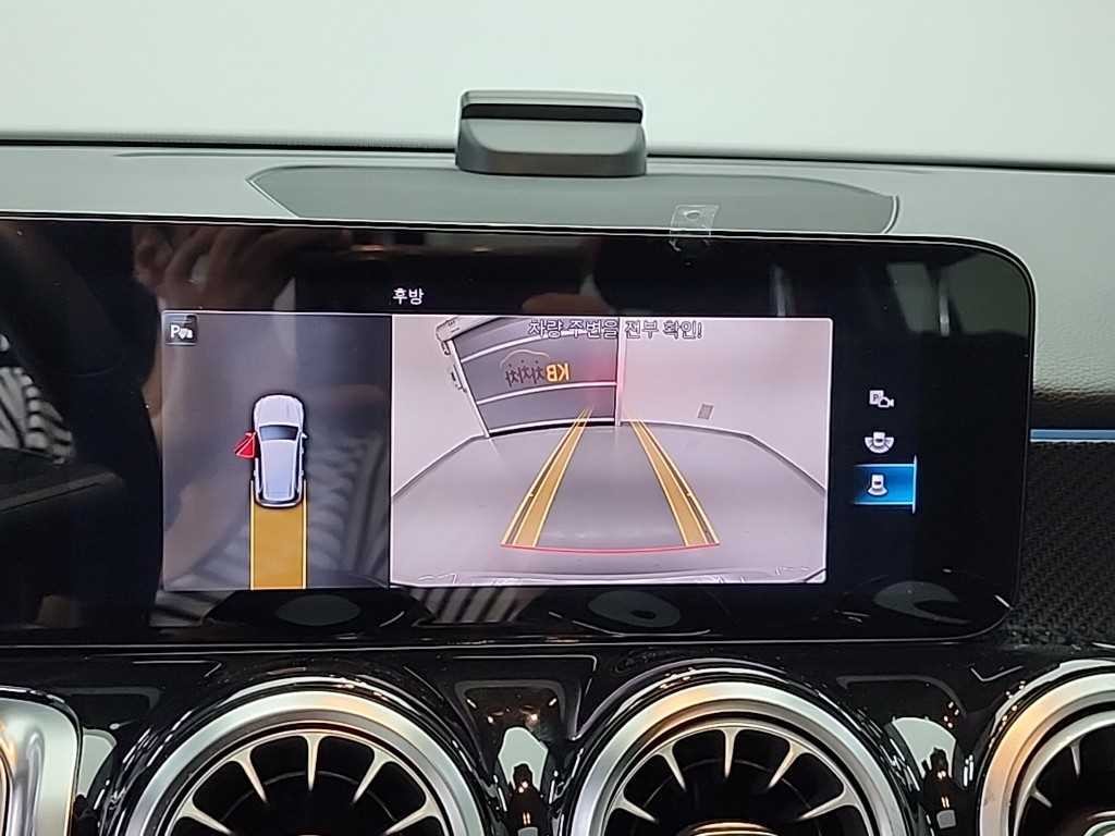 벤츠 GLB 클래스 GLB클래스 X247 AMG GLB 35 4MATIC 이미지 15