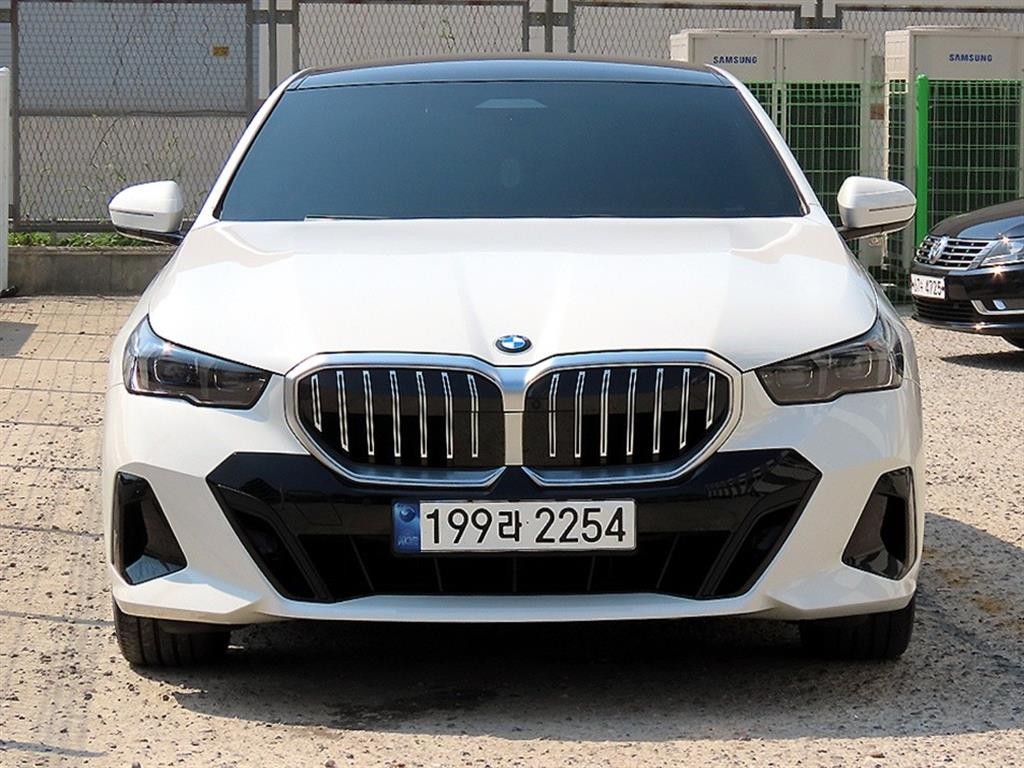 BMW 5시리즈 5시리즈 (G60) 520i M 스포츠 이미지 1