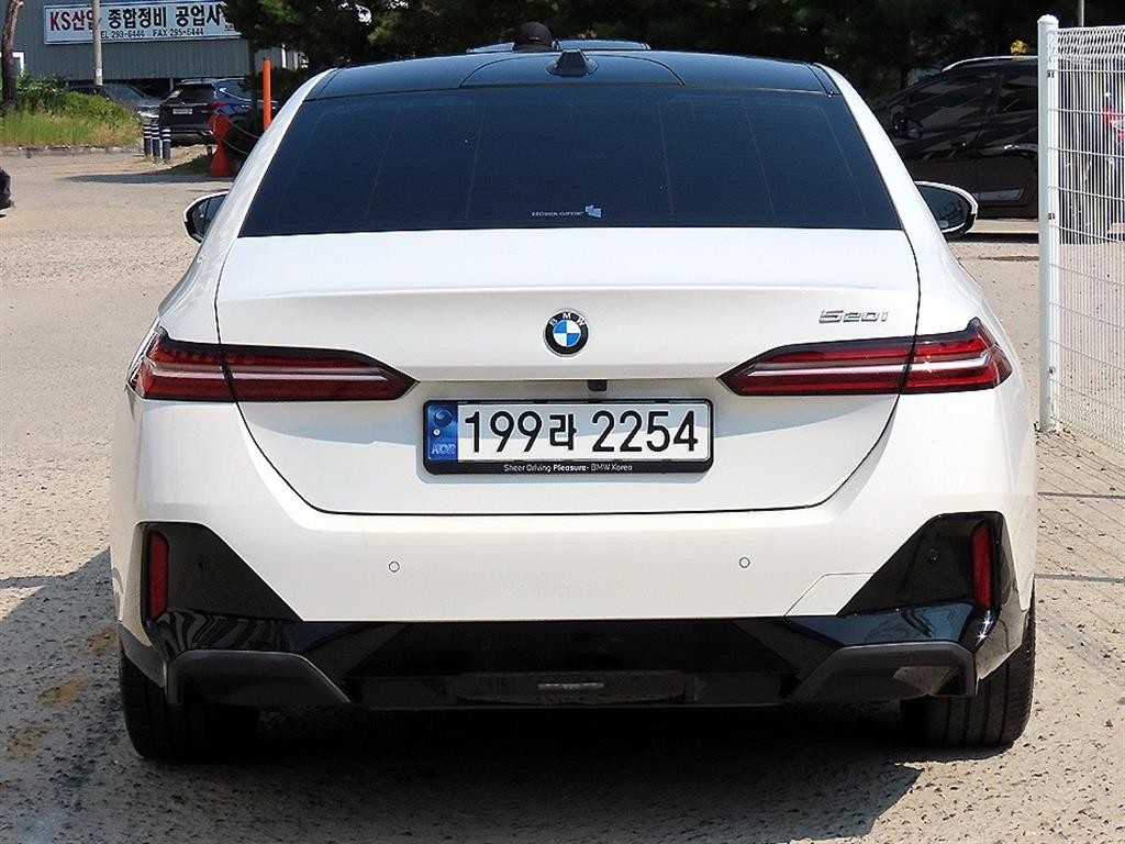 BMW 5시리즈 5시리즈 (G60) 520i M 스포츠 이미지 4
