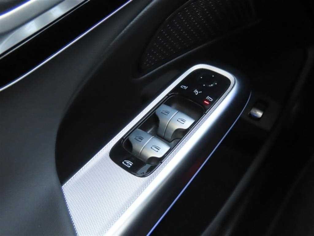 벤츠 E 클래스 E-클래스 W214 E220d 4MATIC 익스클루시브 이미지 12