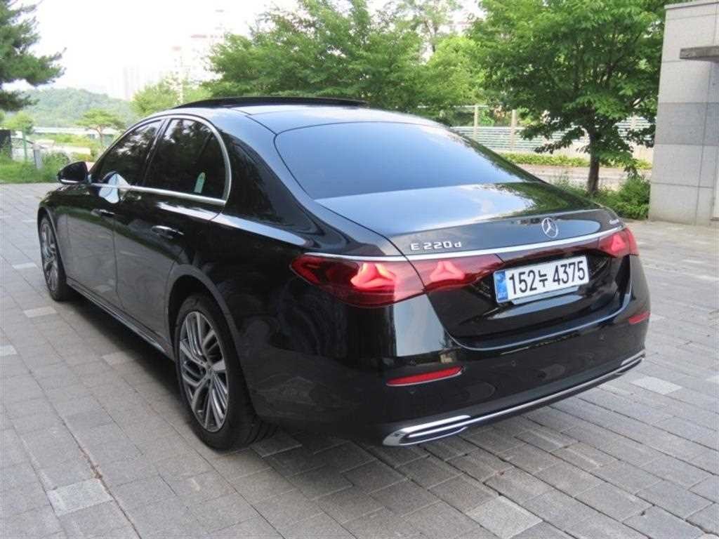 벤츠 E 클래스 E-클래스 W214 E220d 4MATIC 익스클루시브 이미지 4
