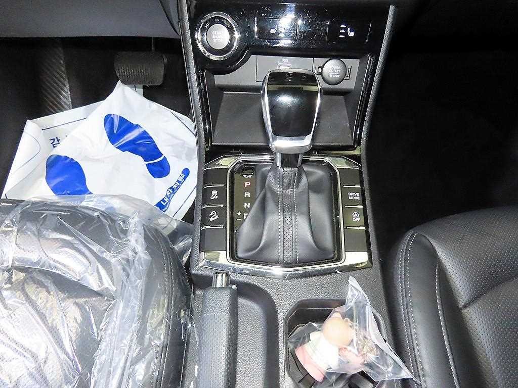 KG모빌리티(쌍용) 코란도 뷰티풀코란도 2WD 디젤 1.6 C5 이미지 12