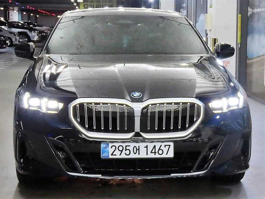 BMW 5시리즈 5시리즈 (G60) 530e M 스포츠 이미지 2