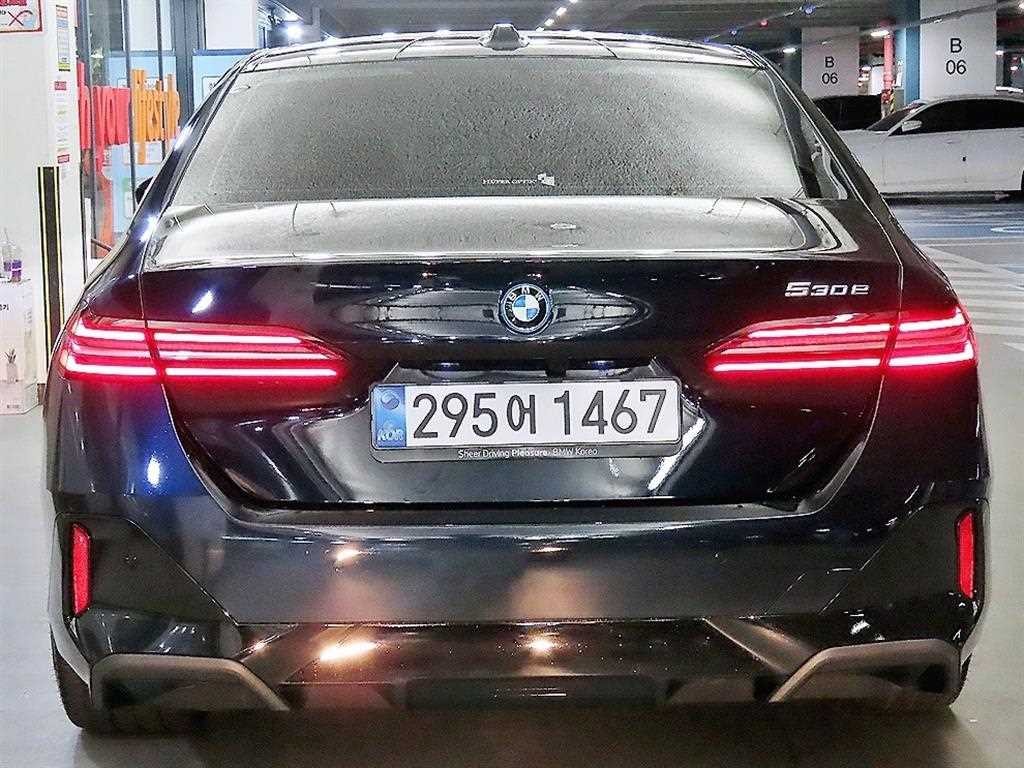 BMW 5시리즈 5시리즈 (G60) 530e M 스포츠 이미지 5