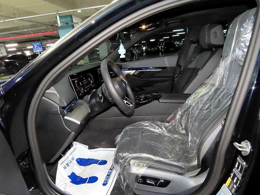 BMW 5시리즈 5시리즈 (G60) 530e M 스포츠 이미지 6
