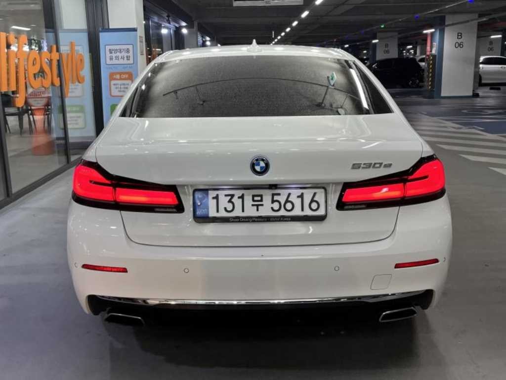 BMW 5시리즈 5시리즈 (G30) 530e M 스포츠 이미지 4