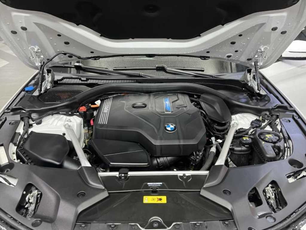 BMW 5시리즈 5시리즈 (G30) 530e M 스포츠 이미지 6