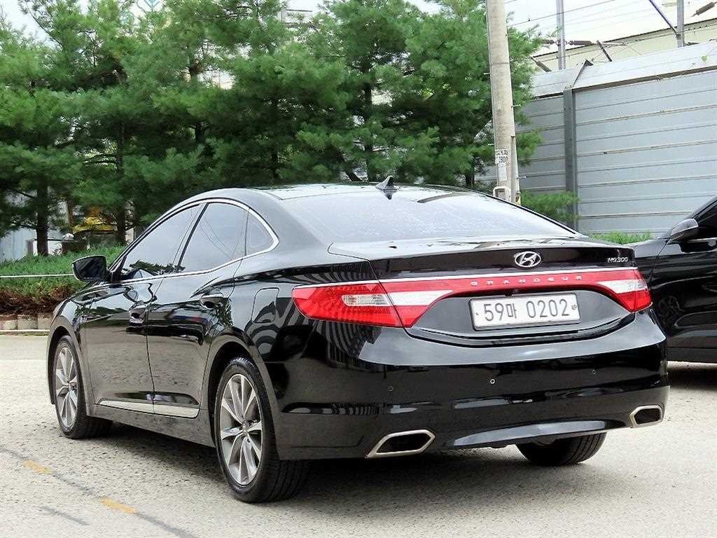 현대 그랜저 그랜저 HG HG300 PREMIUM 컬렉션 이미지 3