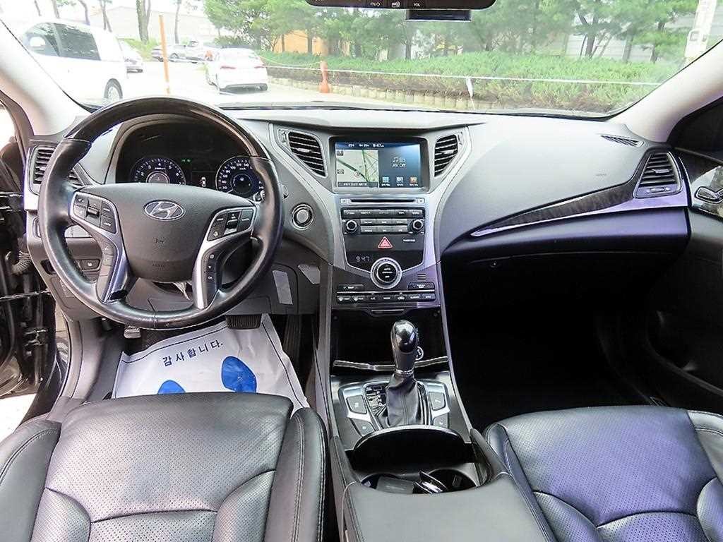 현대 그랜저 그랜저 HG HG300 PREMIUM 컬렉션 이미지 7