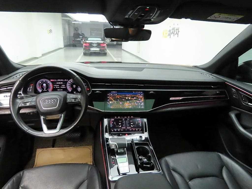아우디 Q8 45 TDI 콰트로 프리미엄 이미지 6