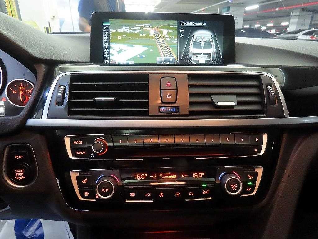 BMW 3시리즈 3시리즈 (F30) 320d 이미지 11