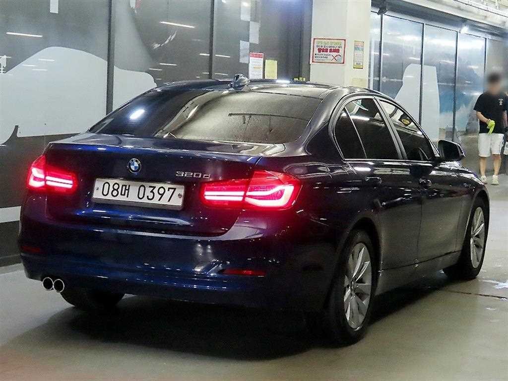 BMW 3시리즈 3시리즈 (F30) 320d 이미지 4
