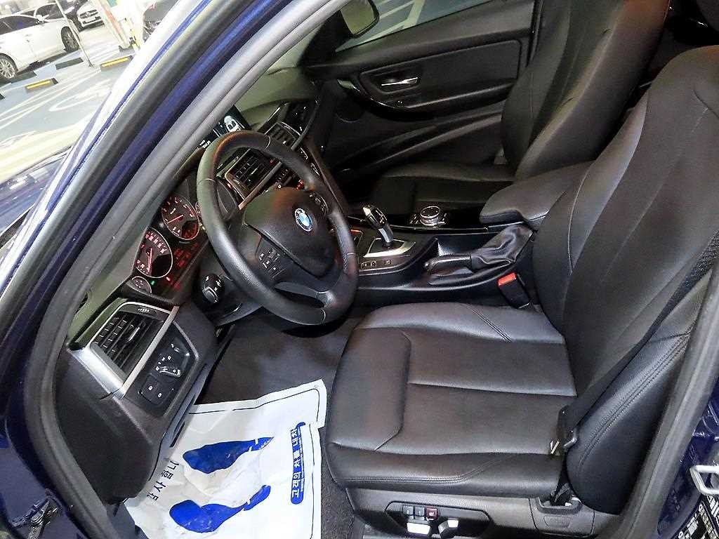 BMW 3시리즈 3시리즈 (F30) 320d 이미지 6