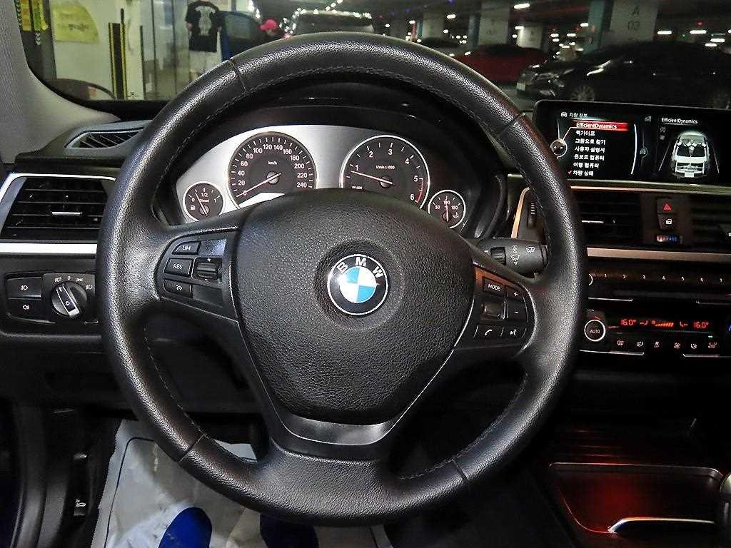BMW 3시리즈 3시리즈 (F30) 320d 이미지 8