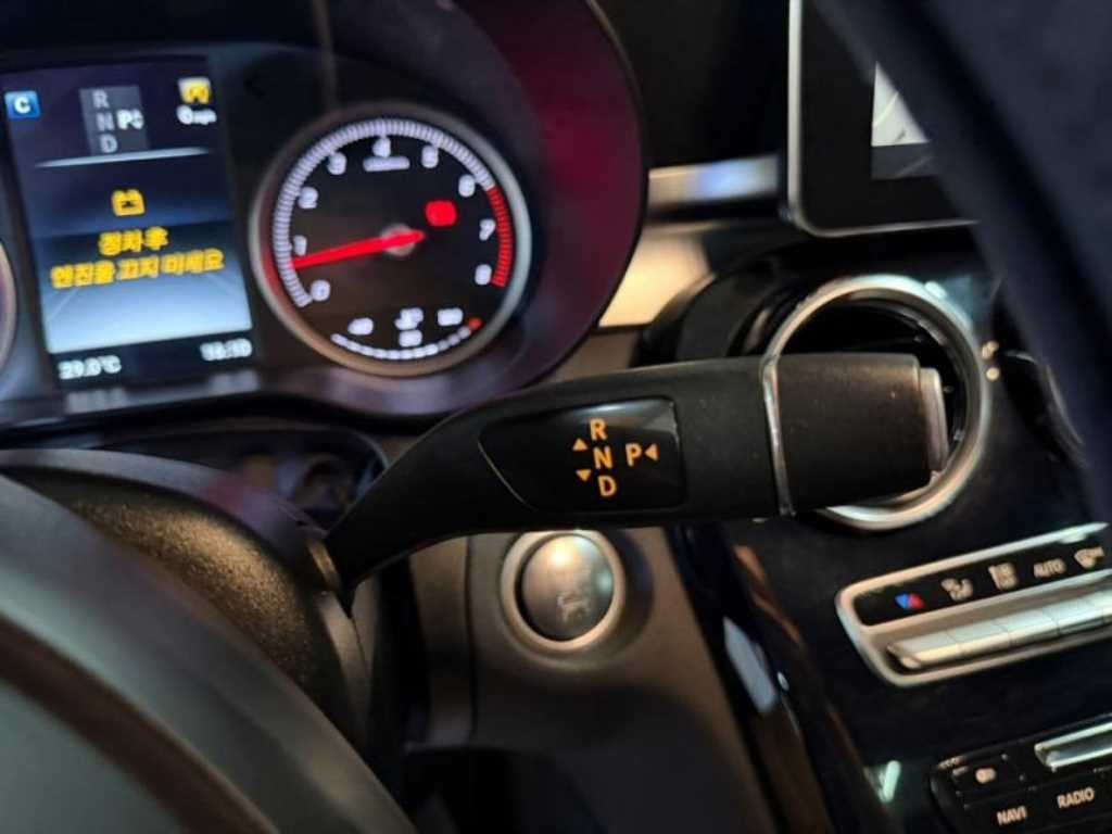 벤츠 C 클래스 C클래스 W205 C200 이미지 17