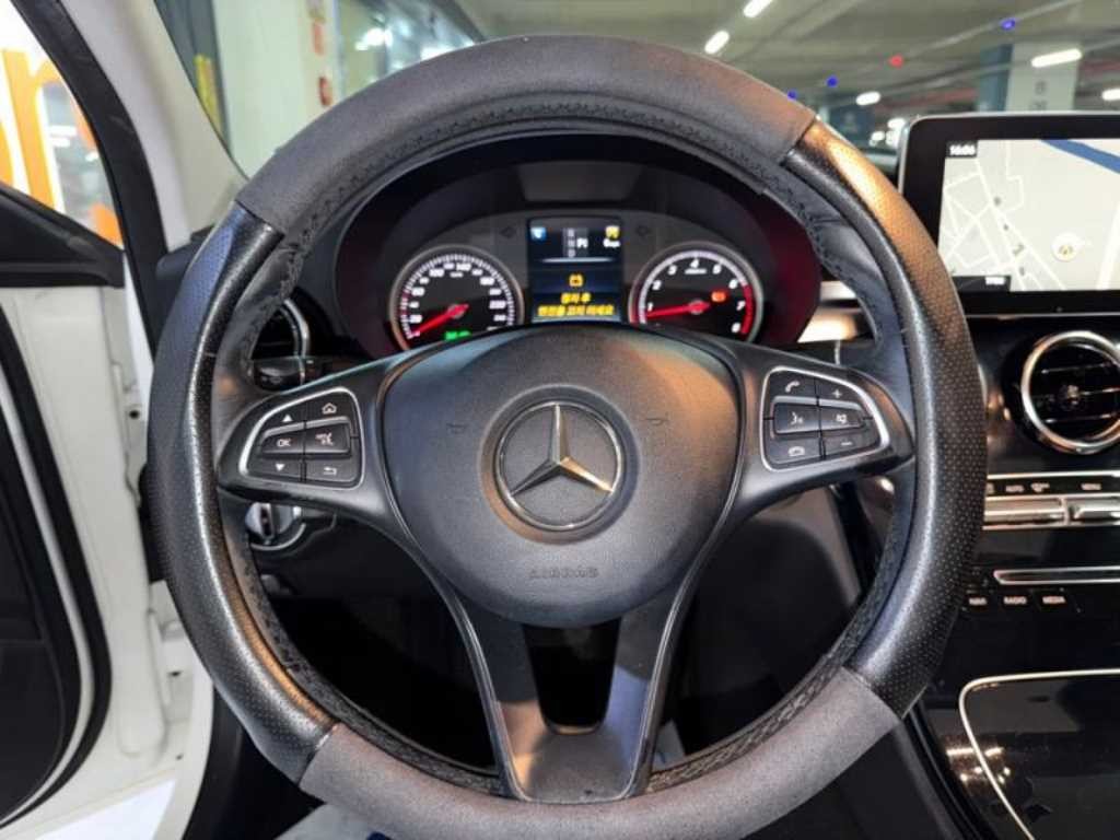 벤츠 C 클래스 C클래스 W205 C200 이미지 8