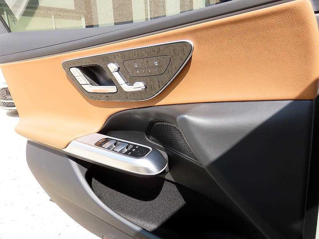 벤츠 E 클래스 E-클래스 W214 E200 아방가르드 이미지 12