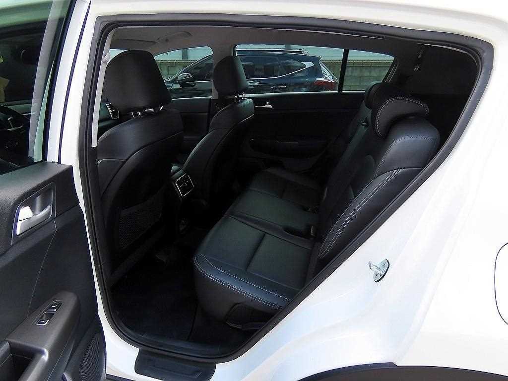 기아 스포티지 스포티지 더 볼드 1.6 디젤 2WD 프레스티지 이미지 6