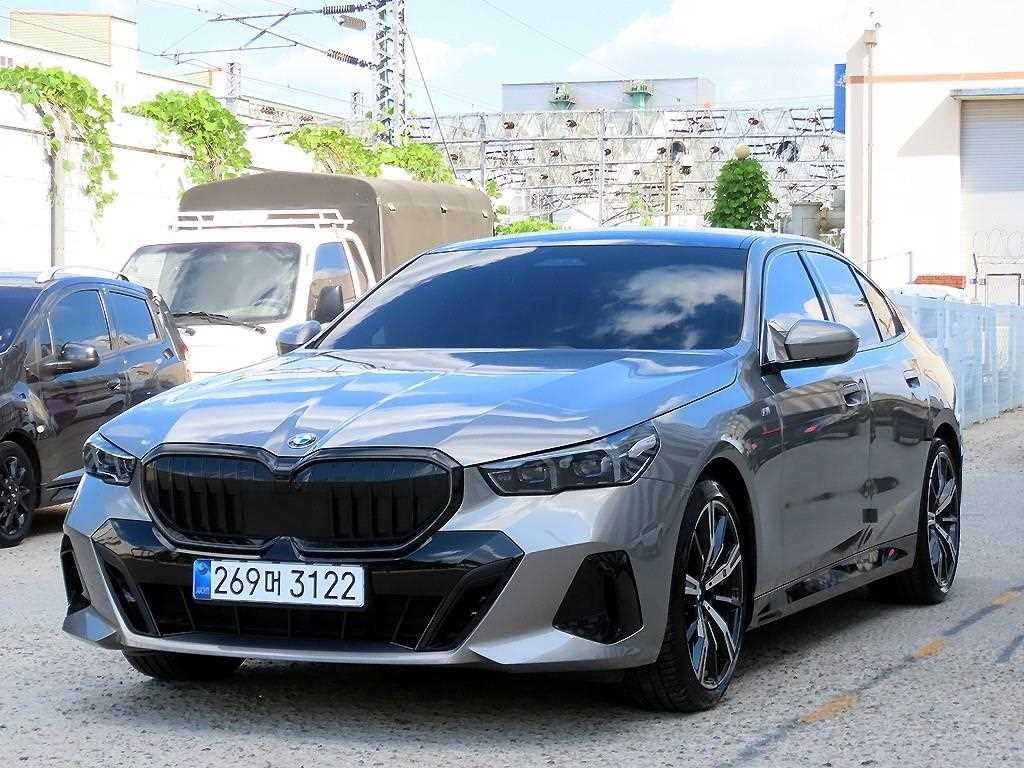 BMW 5시리즈 5시리즈 (G60) 530i xDrive M 스포츠 이미지 2